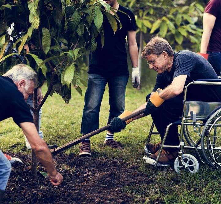 0125 - Participate in Community, Social and Civil Activties 